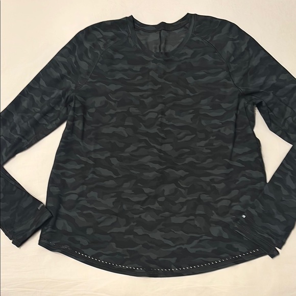 lululemon athletica Tops - Lululemon Rise and Run Long sleeve. Size 8